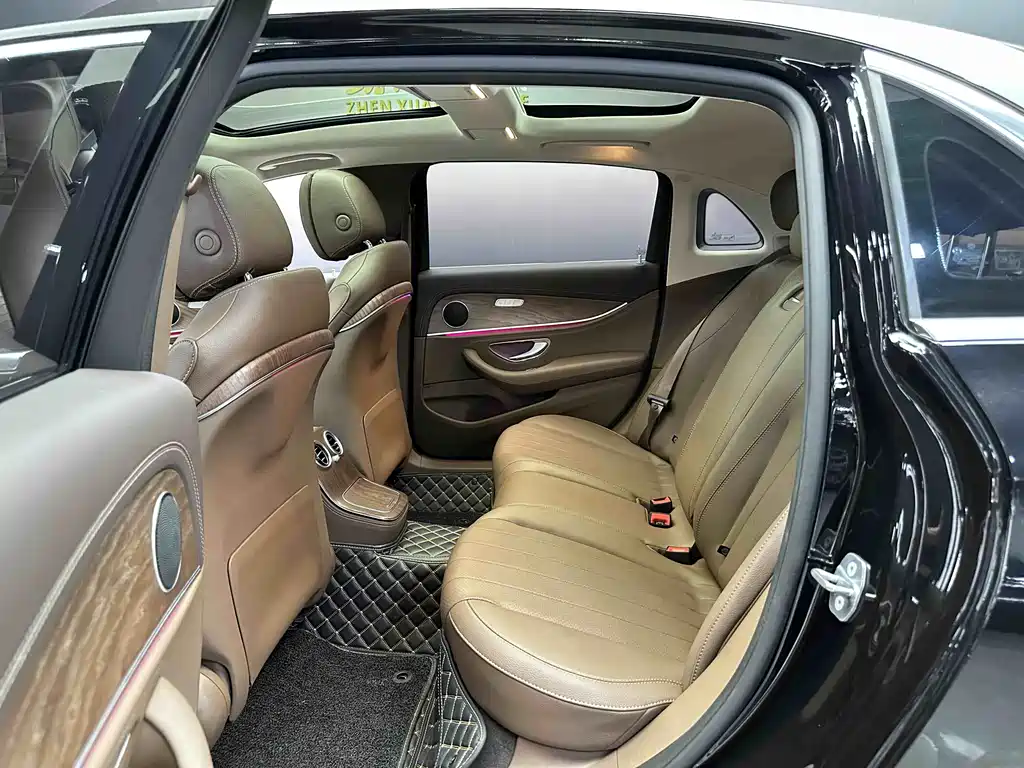 Mercedes-Benz E-Class 2023 — фото 5
