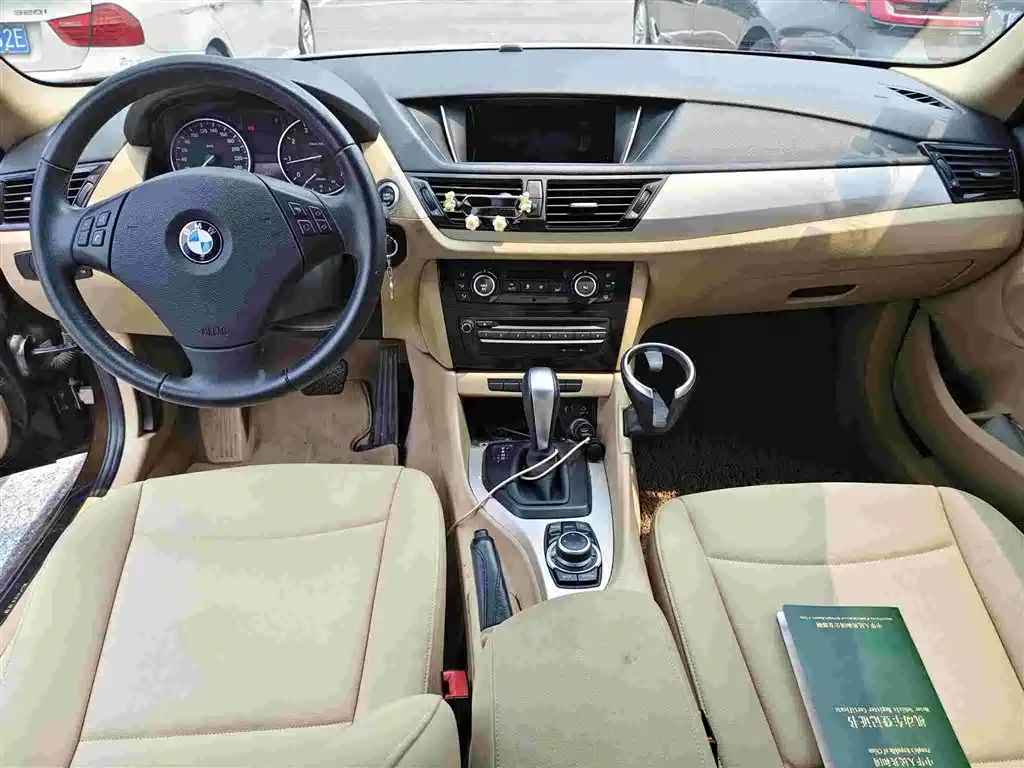 BMW X1 2013 — фото 11
