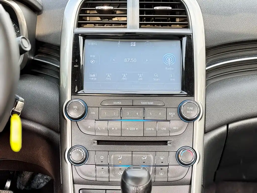 Chevrolet Malibu 2015 — фото 12