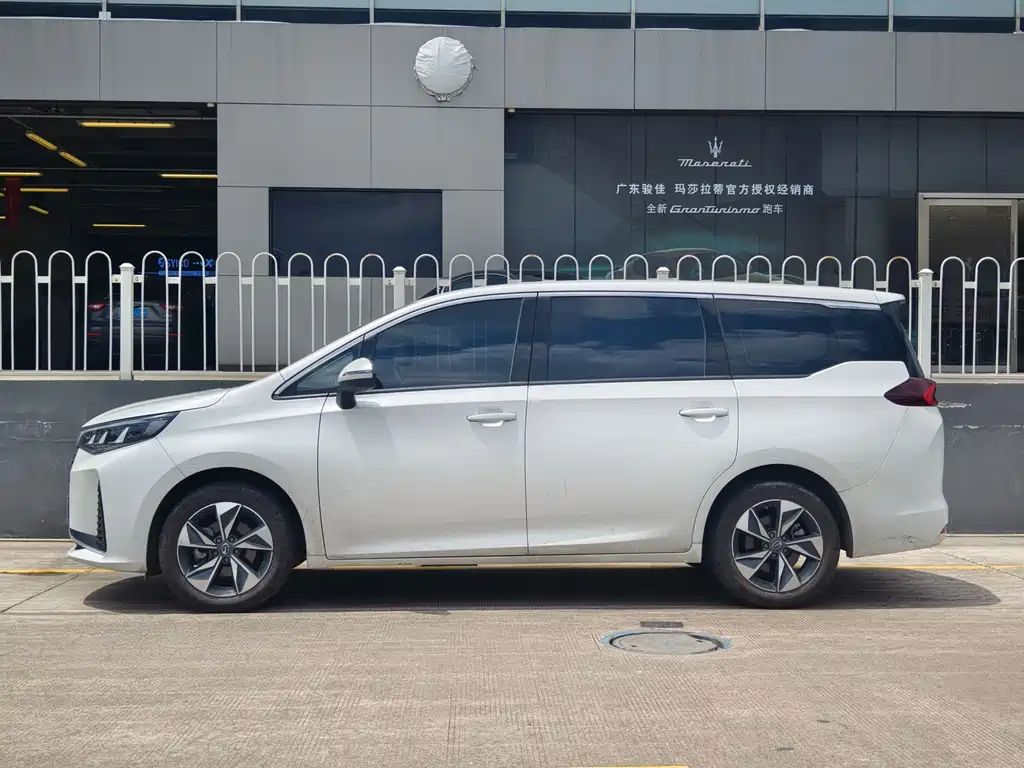GAC Motor Trumpchi M6 2025 — фото 3