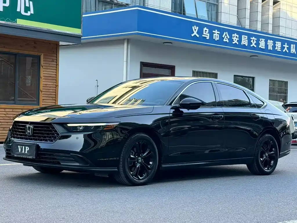 Honda Accord 2025 — фото 1