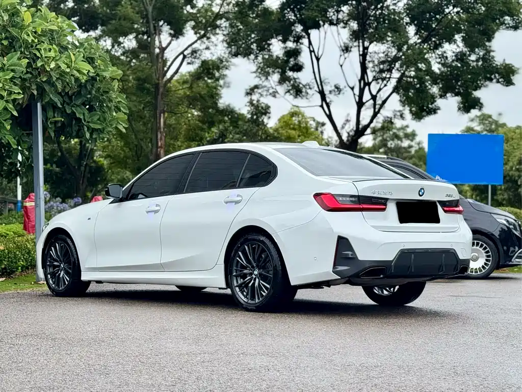 BMW 3 Series 2024