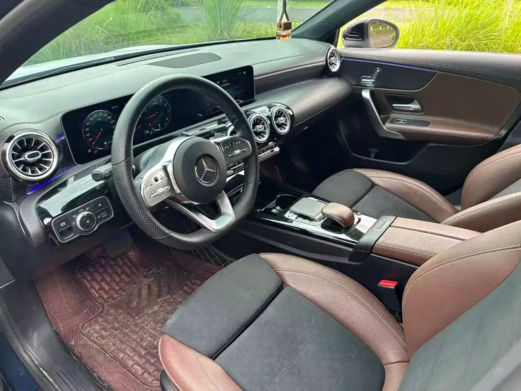Mercedes-Benz A-Class 2019 — фото 6