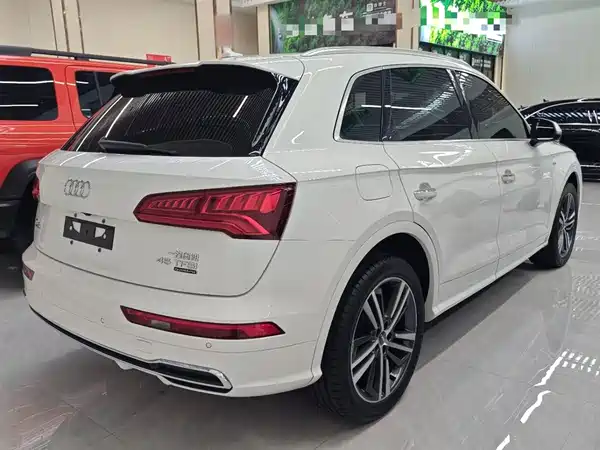 Audi Q5L 2020