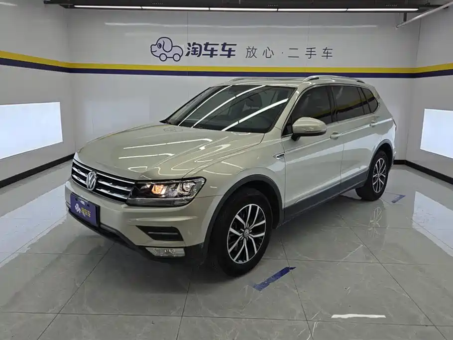 Volkswagen Tiguan L 2018 — фото 1