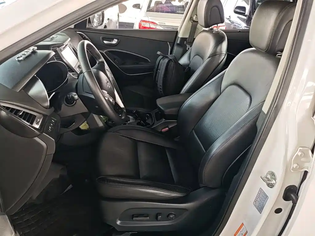 Hyundai Santa Fe 2015 — фото 15