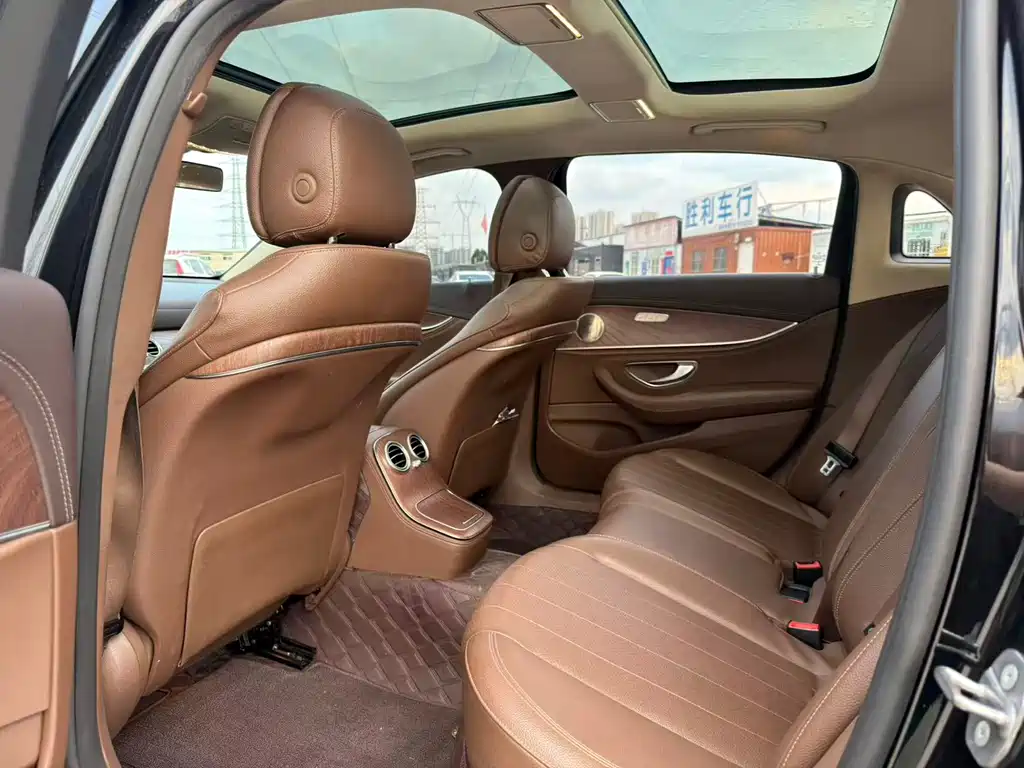 Mercedes-Benz E-Class 2022