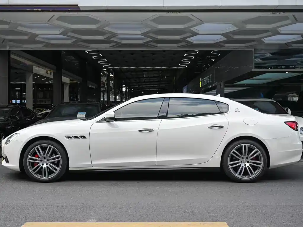 Maserati Quattroporte 2019 — фото 5