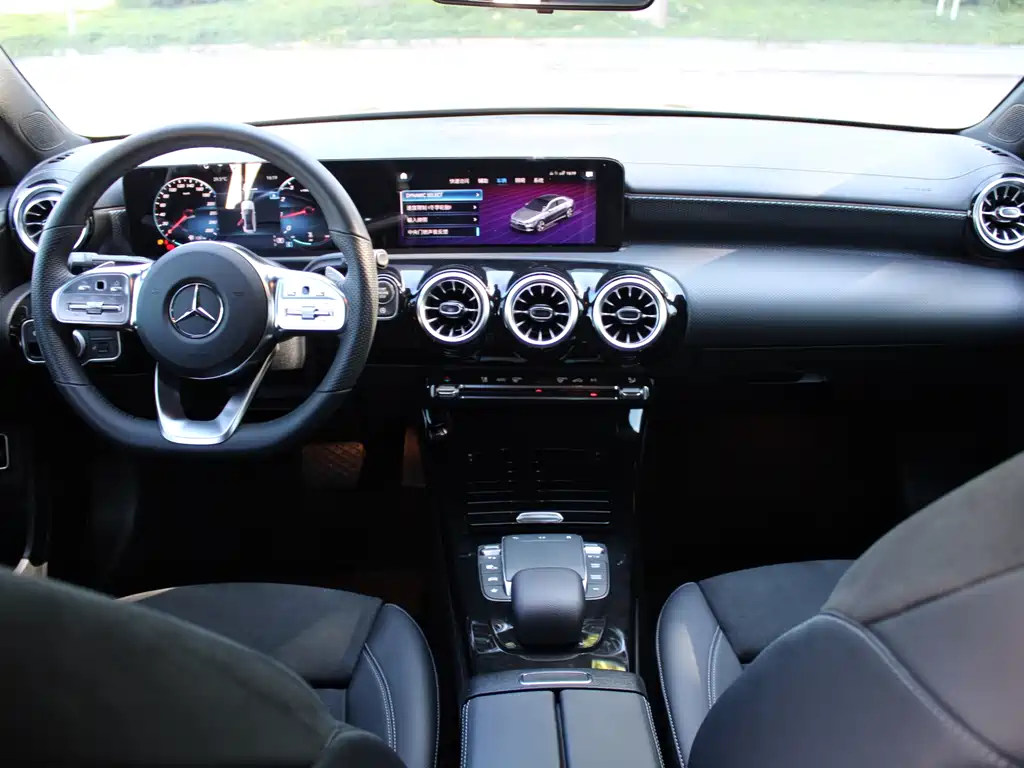 Mercedes-Benz A-Class 2021 — фото 15