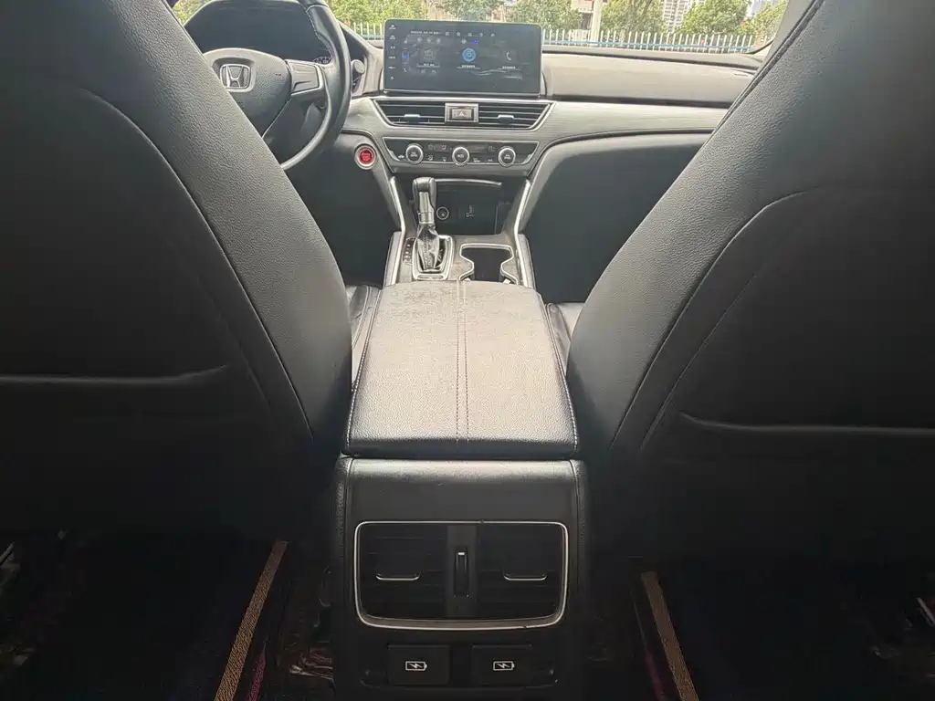 Honda Accord 2022 — фото 14