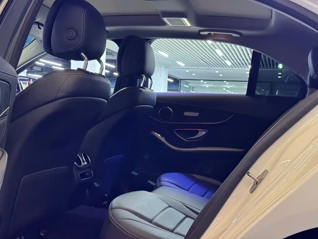 Mercedes-Benz C-Class 2019 — фото 16