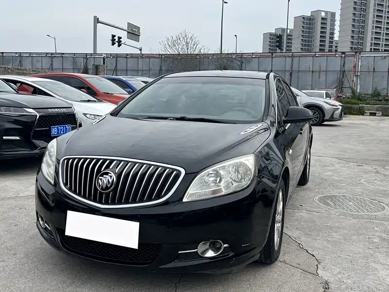 Buick Excelle 2013 — фото 1