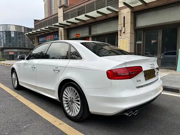 Audi A4L 2016