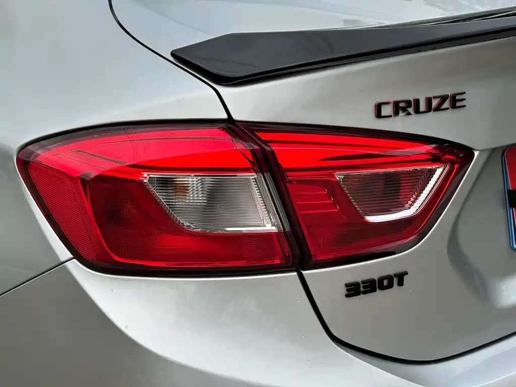 Chevrolet Cruze 2018 — фото 14