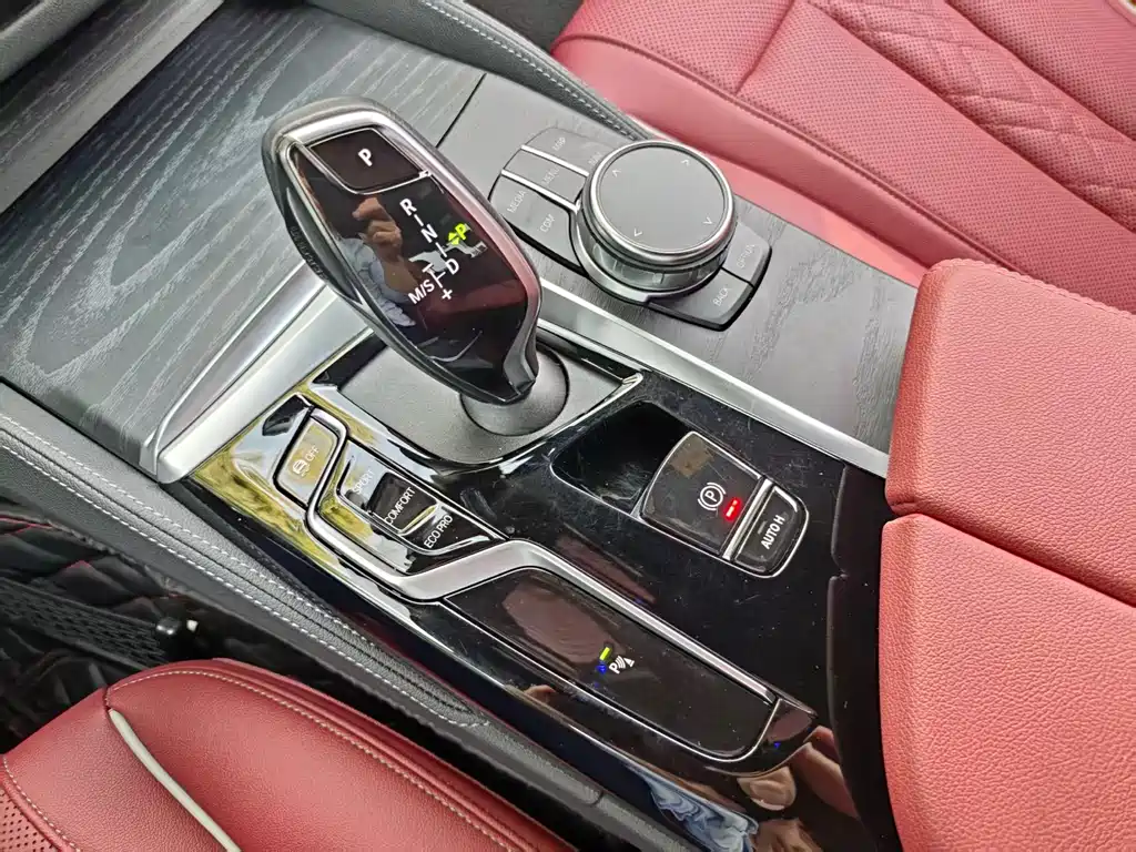 BMW 5 Series 2023 — фото 11