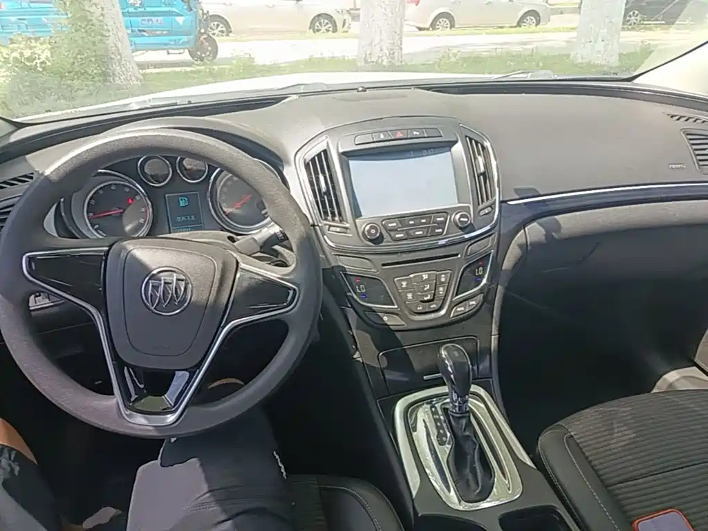 Buick Regal 2017 — фото 10