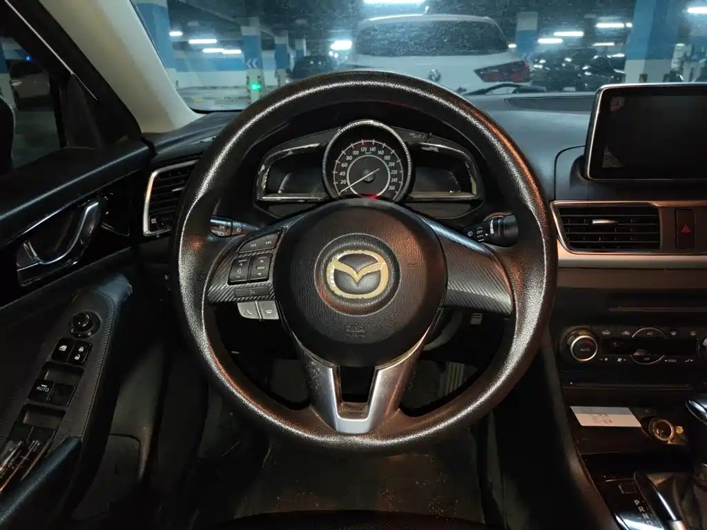Mazda 3 Angkesela 2014