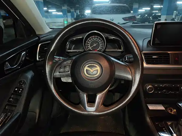 Mazda 3 Axela 2014