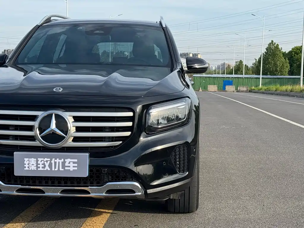 Mercedes-Benz GLB 2024