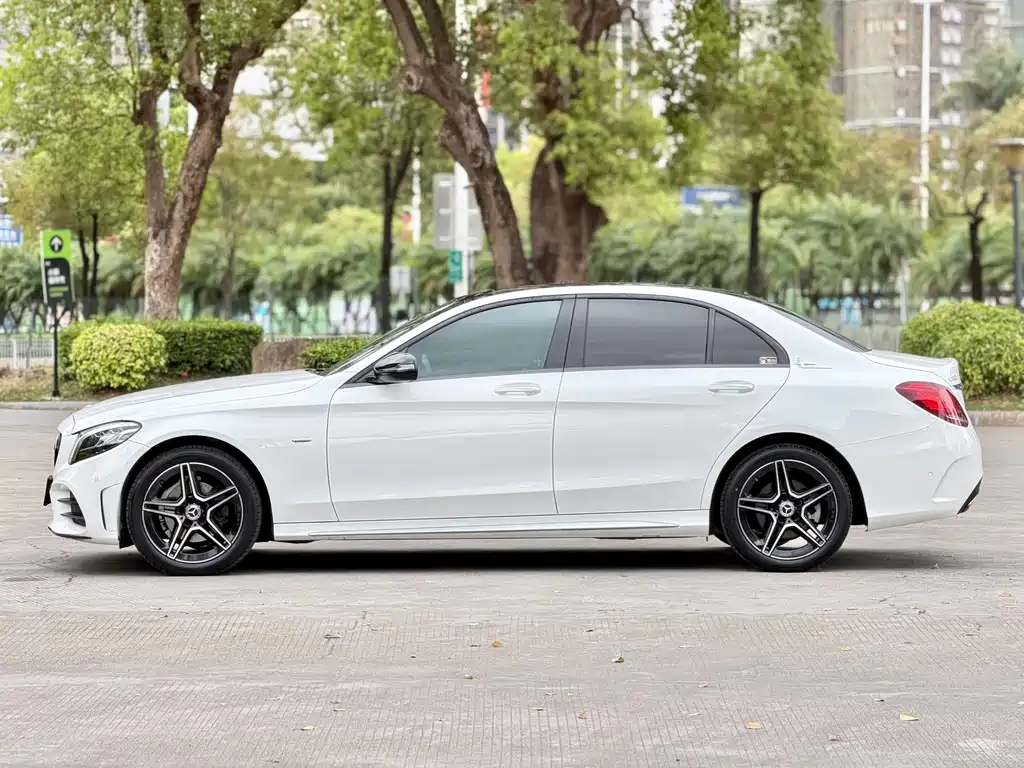 Mercedes-Benz C-Class 2022 — фото 7