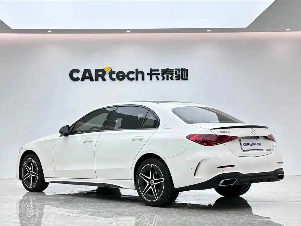 Mercedes-Benz C-Class 2024 — фото 3