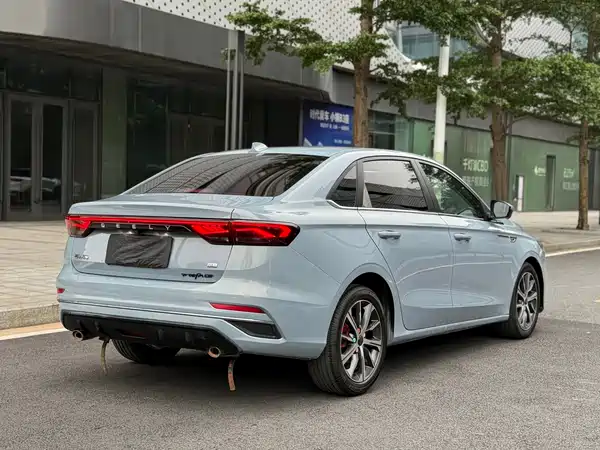 Geely Emgrand 2023