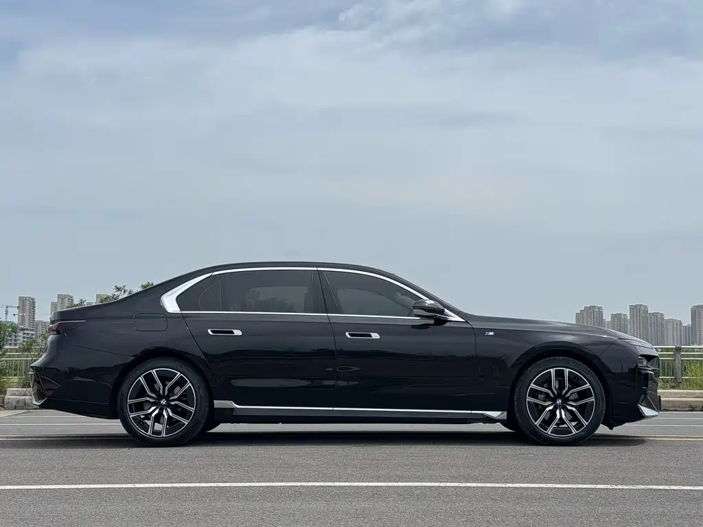 BMW 7 Series 2023