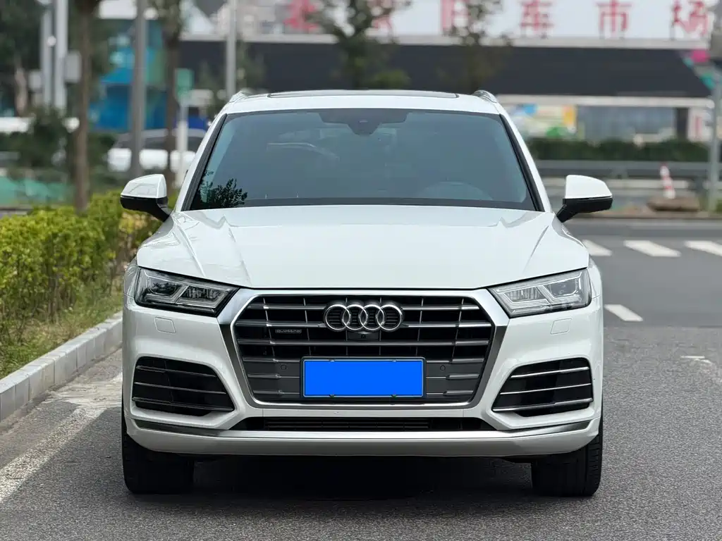 Audi Q5L 2021 — фото 2