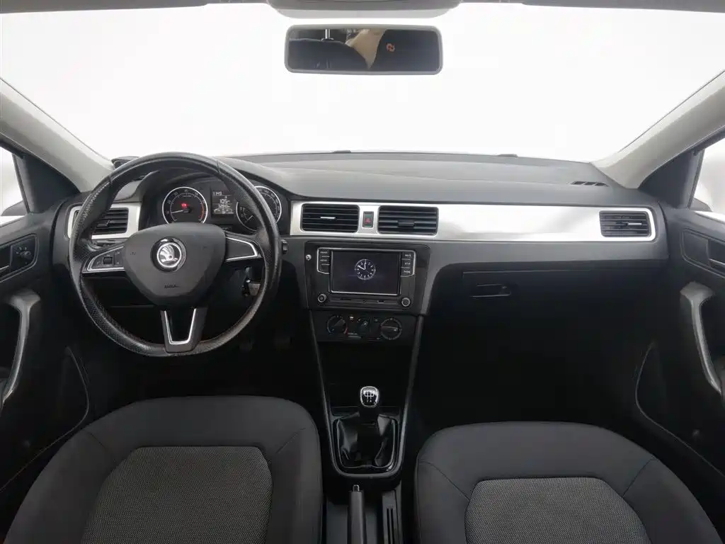 Skoda Rapid Spaceback 2017 — фото 5
