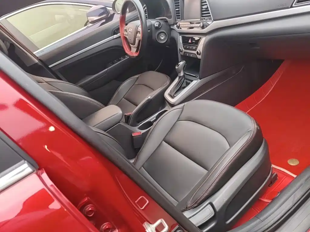Hyundai Elantra 2019 — фото 25