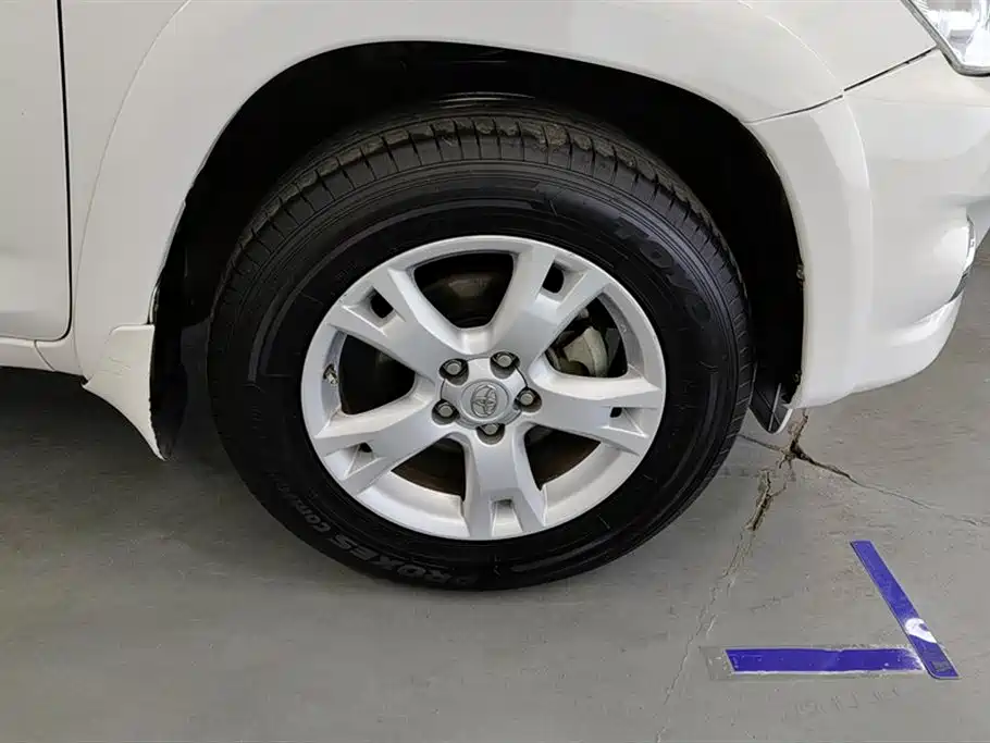 Toyota RAV4 2011