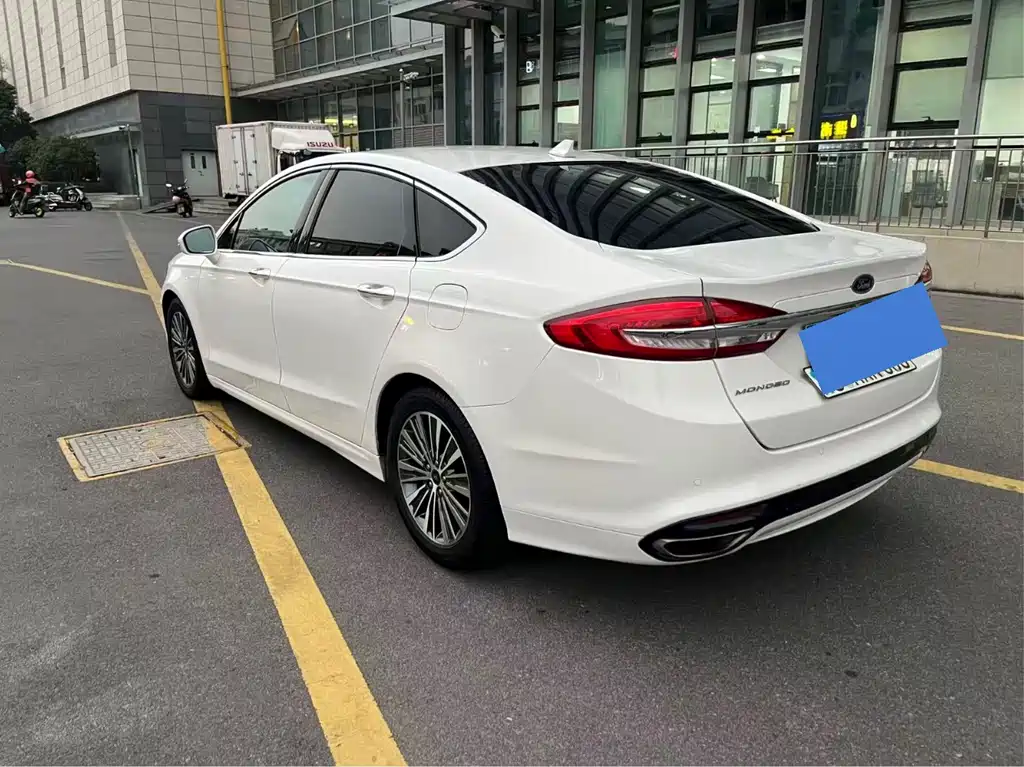Ford Mondeo 2017 — фото 4