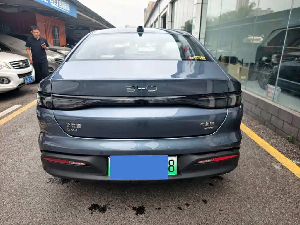 BYD Seal 05 DM-i 2025 — фото 9