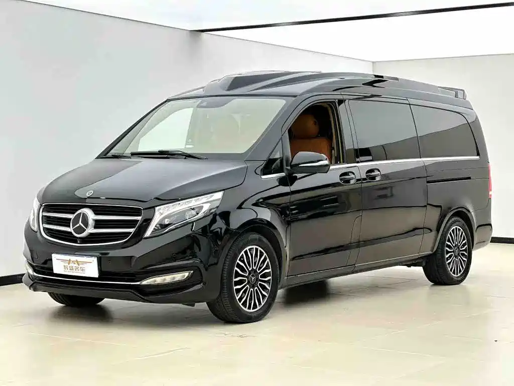 Mercedes-Benz V-Class 2018 — фото 1
