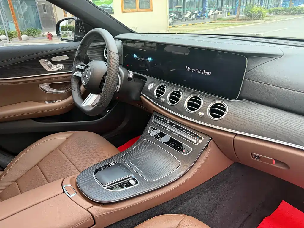 Mercedes-Benz E-Class 2023 — фото 6