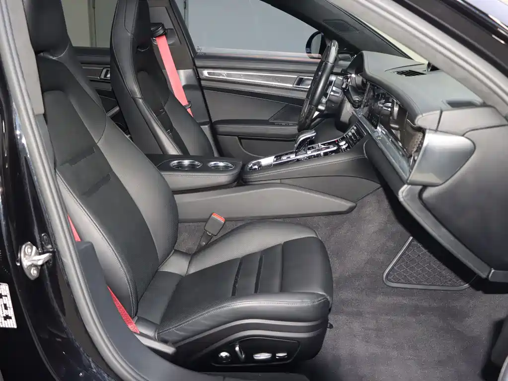 Porsche Panamera 2018 — фото 15