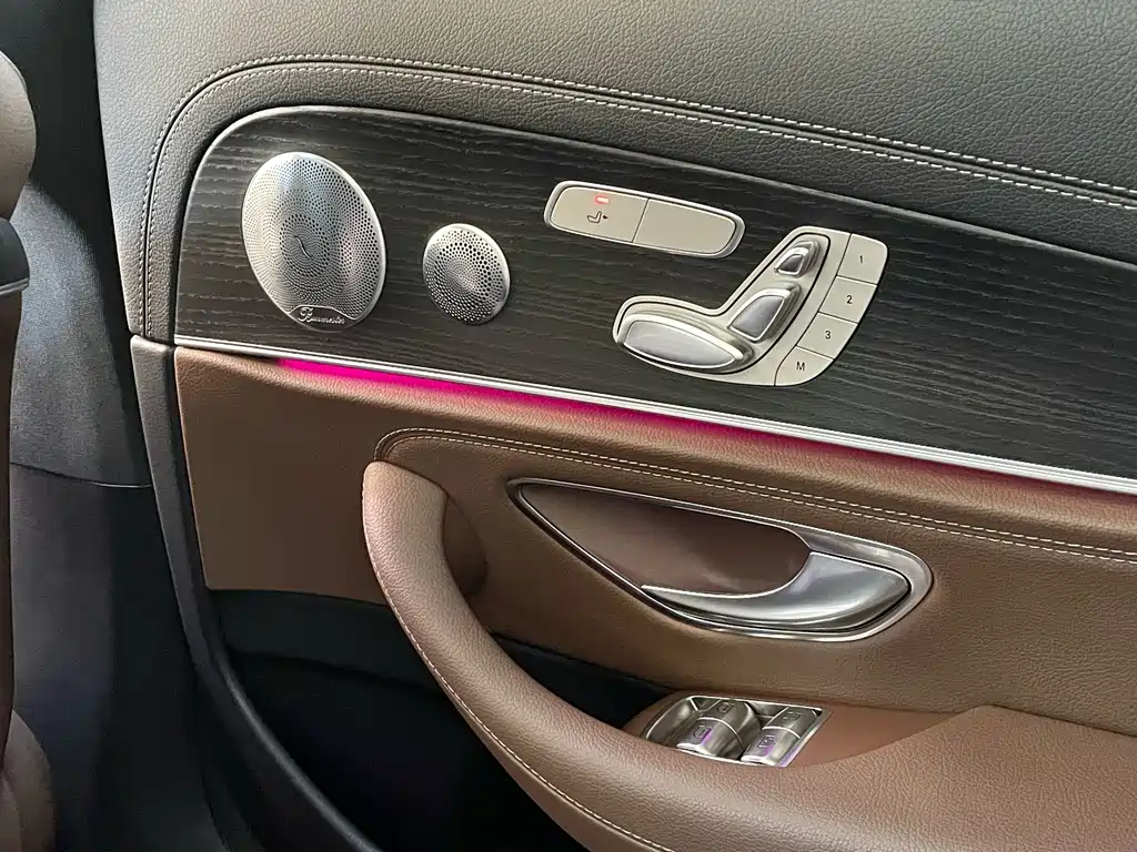 Mercedes-Benz E-Class 2020 — фото 18