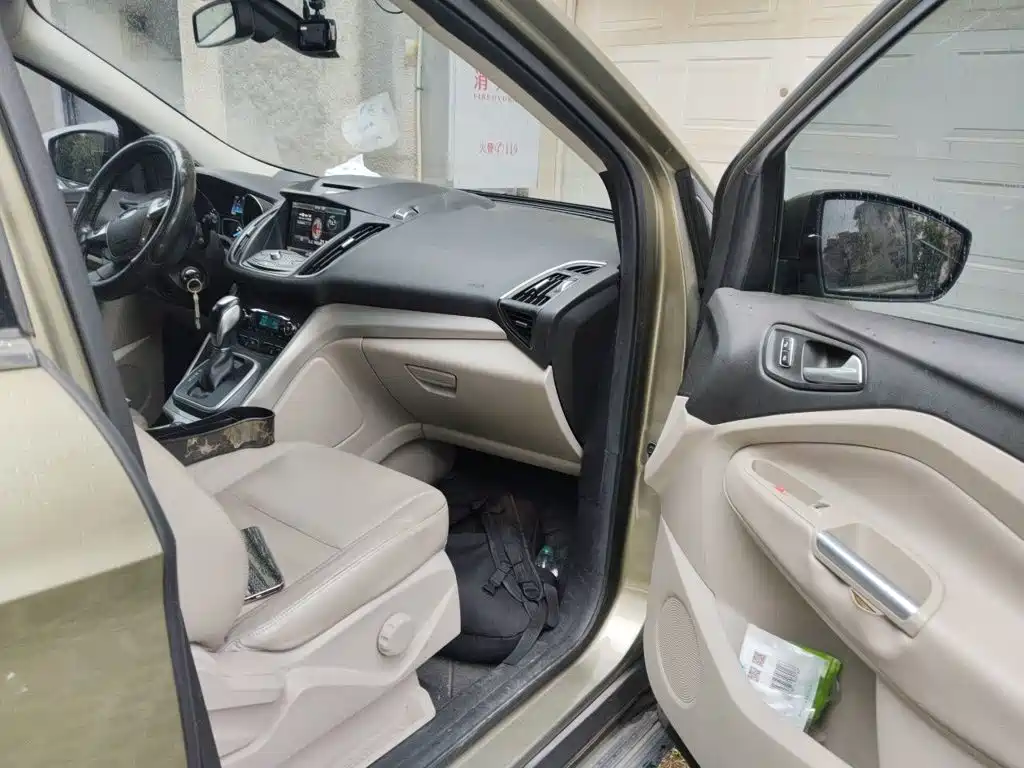 Ford Kuga 2014 — фото 19