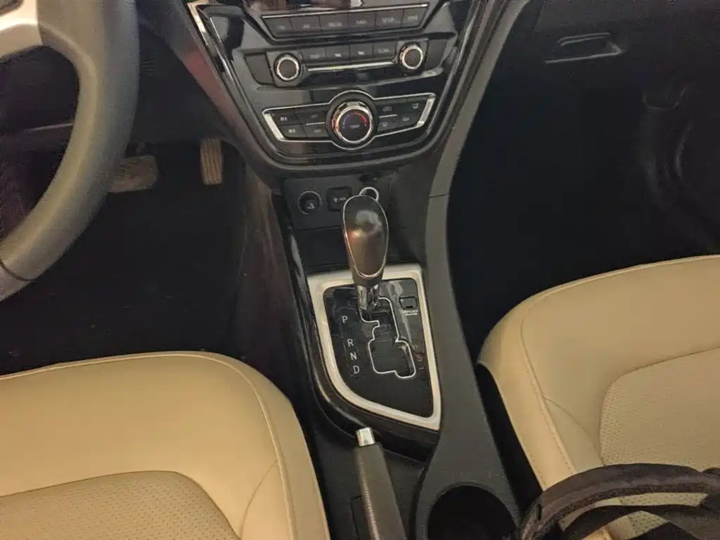 Changan Yuexiang V7 2015 — фото 14