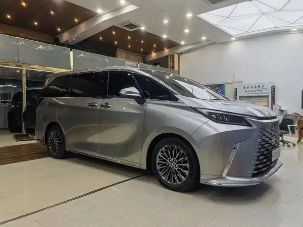 Lexus LM 2024