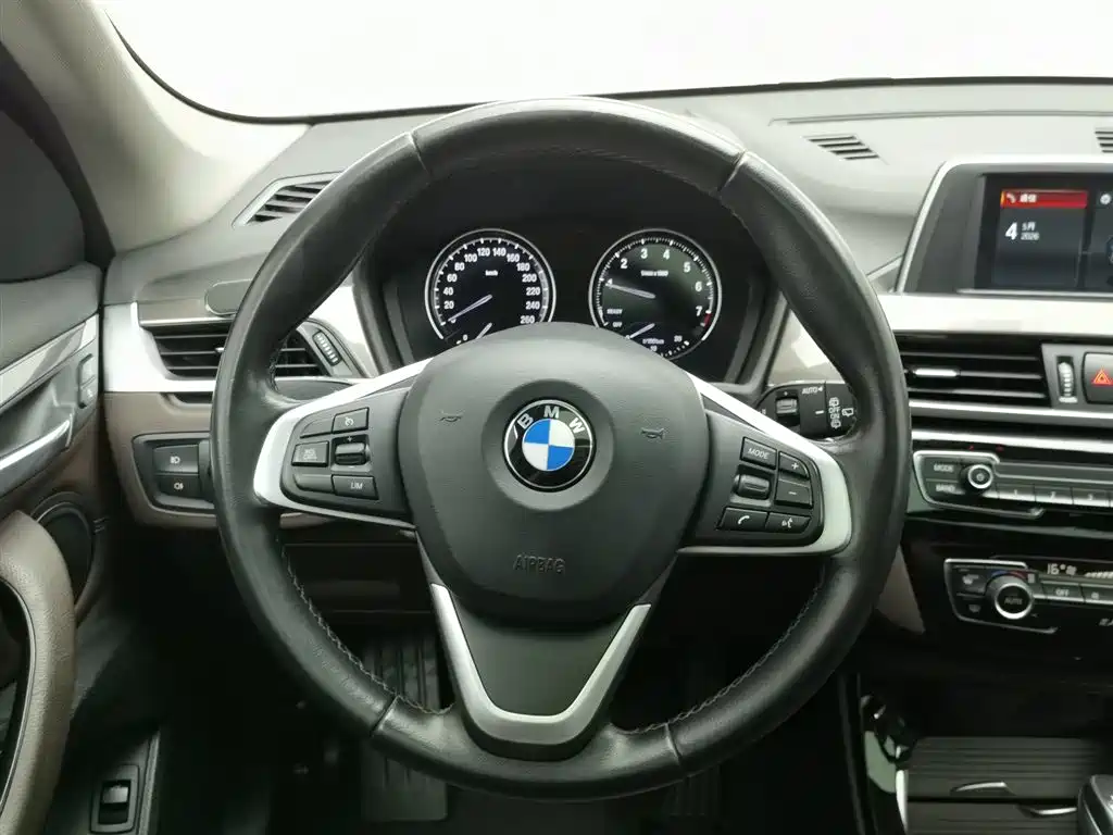 BMW X1 2018 — фото 11
