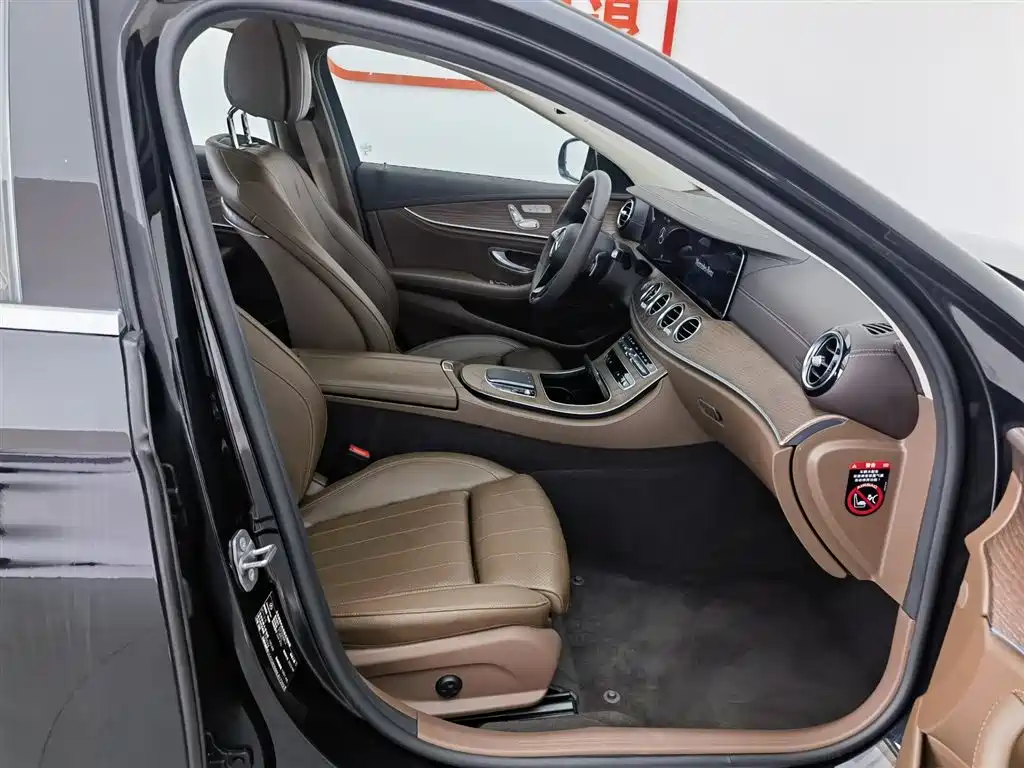 Mercedes-Benz E-Class 2022 — фото 23