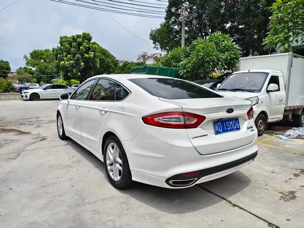Ford Mondeo 2015 — фото 5