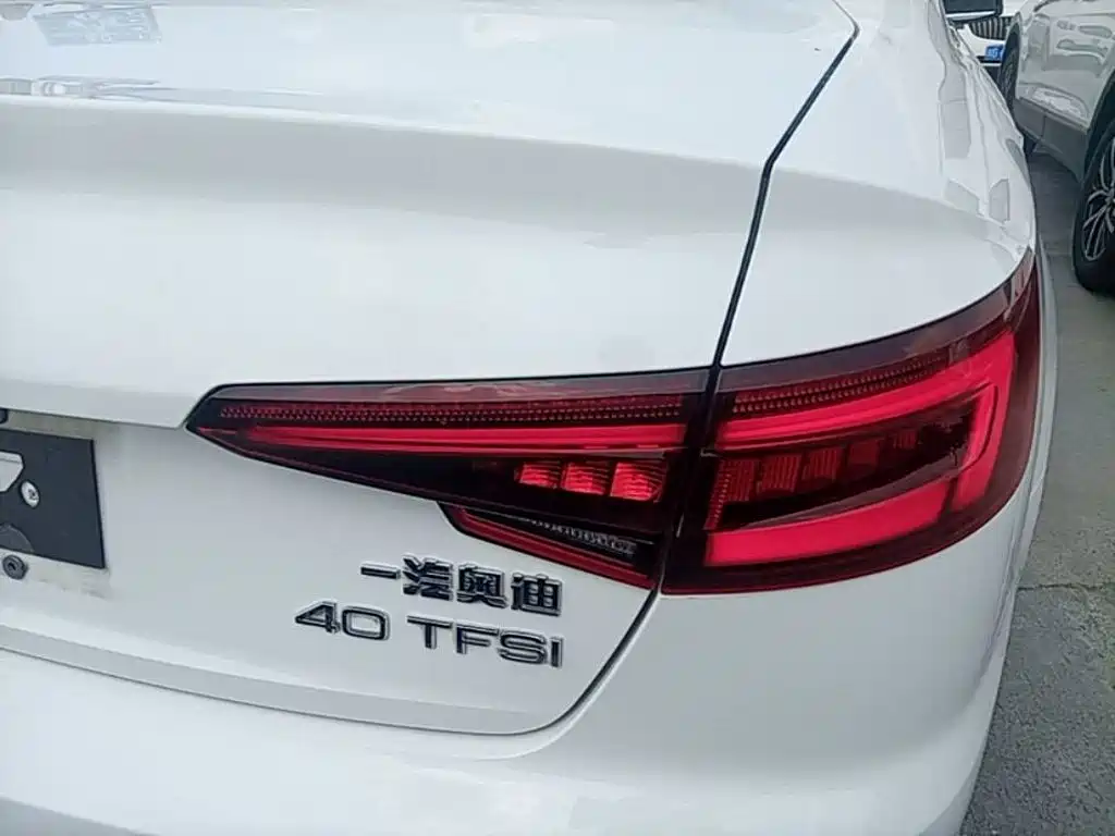 Audi A4L 2019 — фото 8