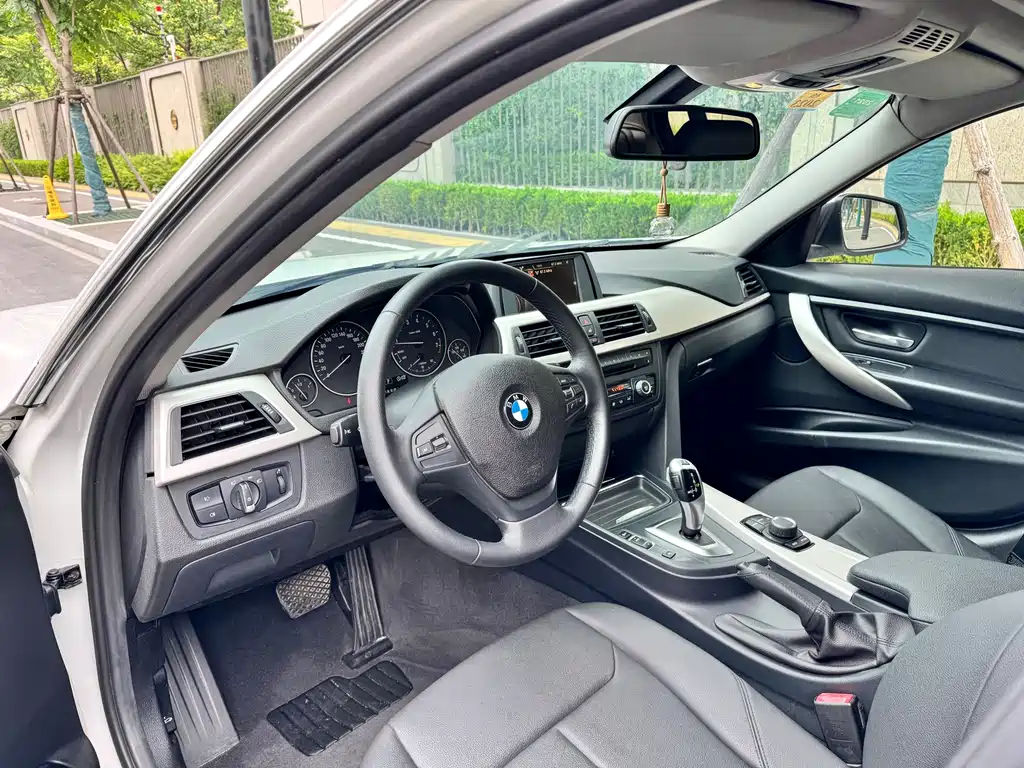 BMW 3 Series 2015