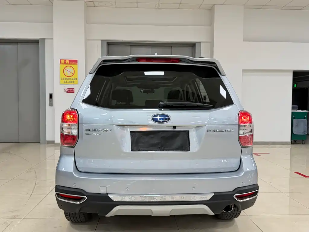 Subaru Forester 2014 — фото 4