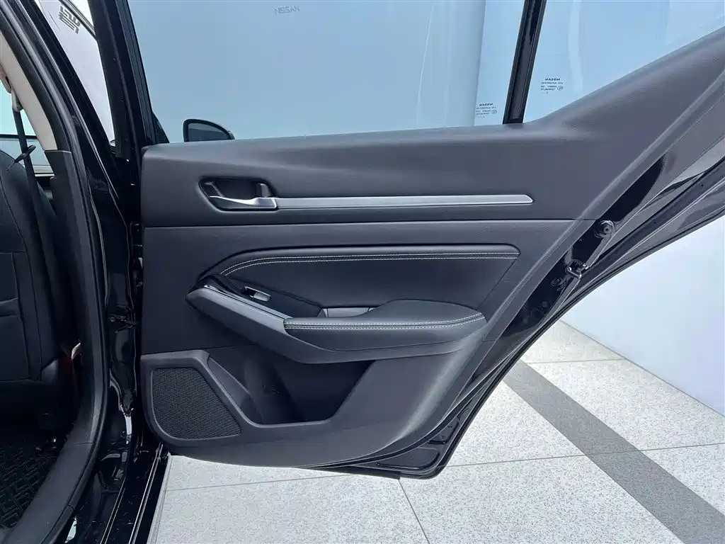 Nissan Teana 2023 — фото 27