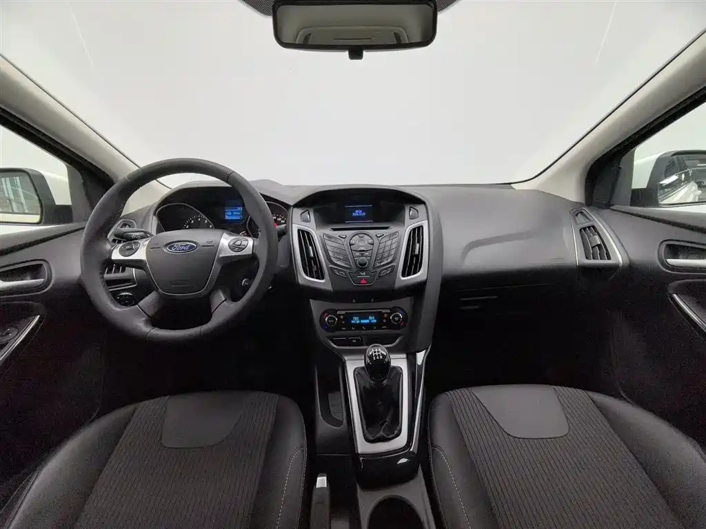 Ford Focus 2015 — фото 5