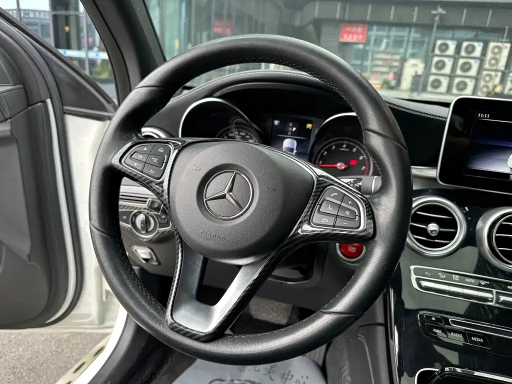 Mercedes-Benz GLC 2017 — фото 13