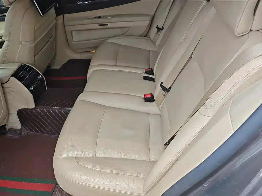 BMW 7 Series 2013 — фото 11